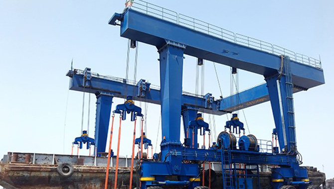 300 Ton Boat Travel Lift