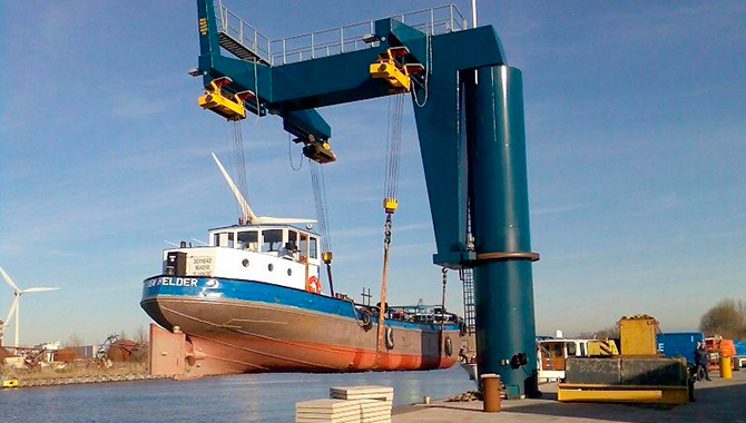 40 Ton boat jib crane