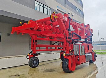 Container Straddle Carrier