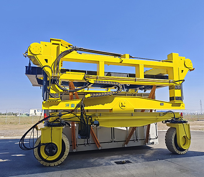 container straddle carrier