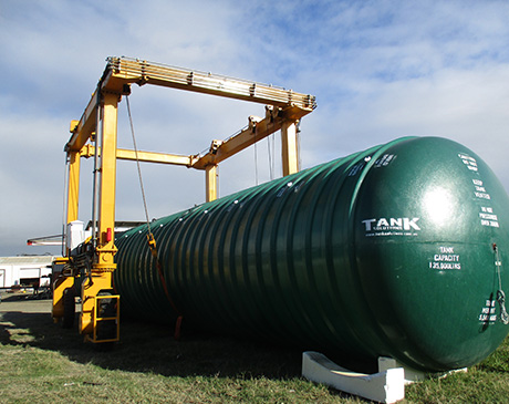 Lifting liquid tank