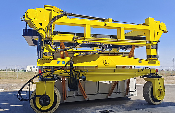 Container Straddle Carrier