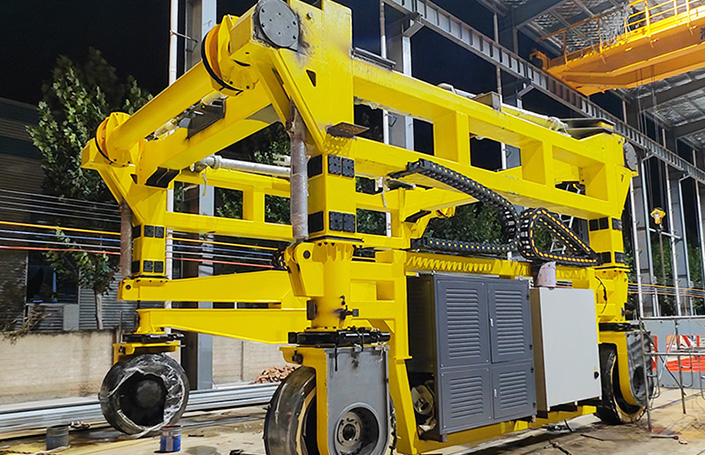 Container Straddle Carrier