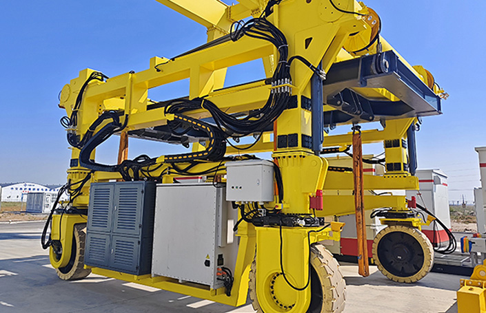 Container Straddle Carrier