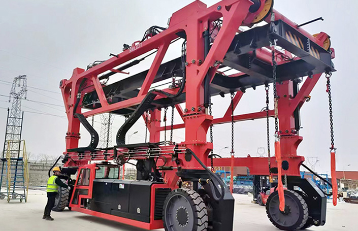 Container Straddle Carrier