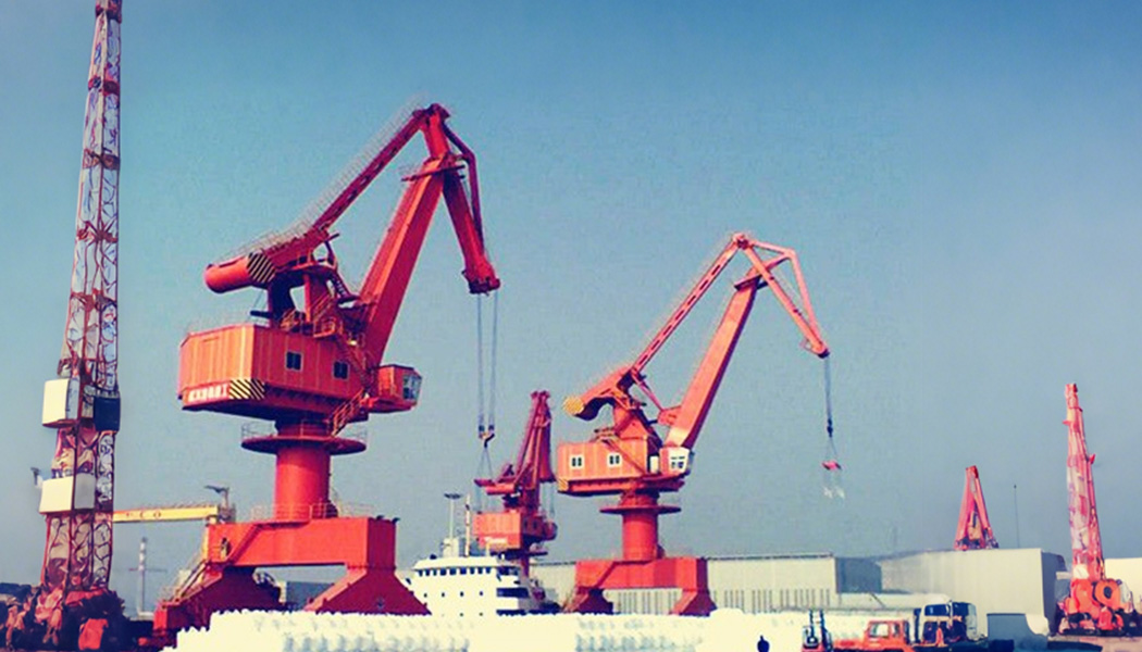 Heavy Equipment Lifting