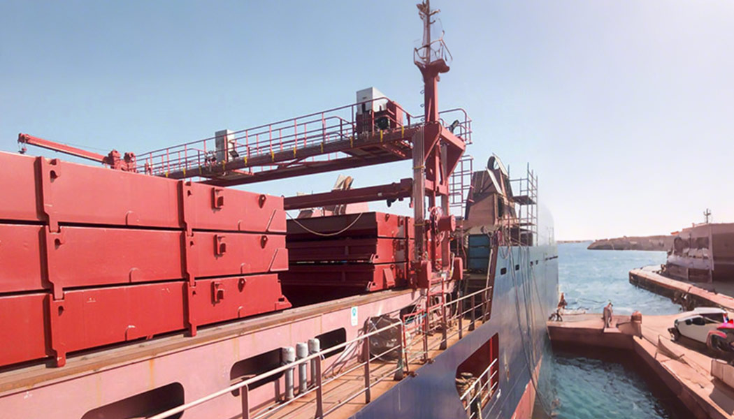 Hoisting and Stacking Hatch Cover