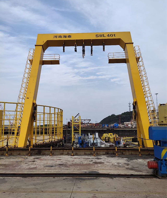 Marine Stern Crane